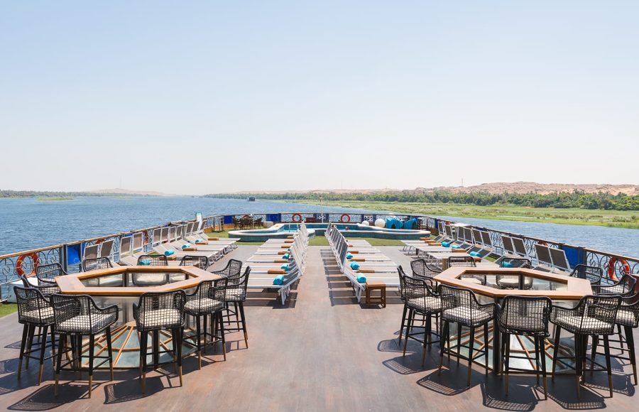 The swimming pool on the MS Semiramis III.