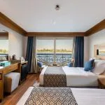 A twin-bed cabin on the MS Semiramis III.