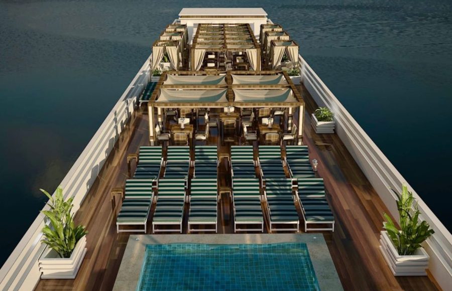 Sundeck and pool area on the MS Terramar.