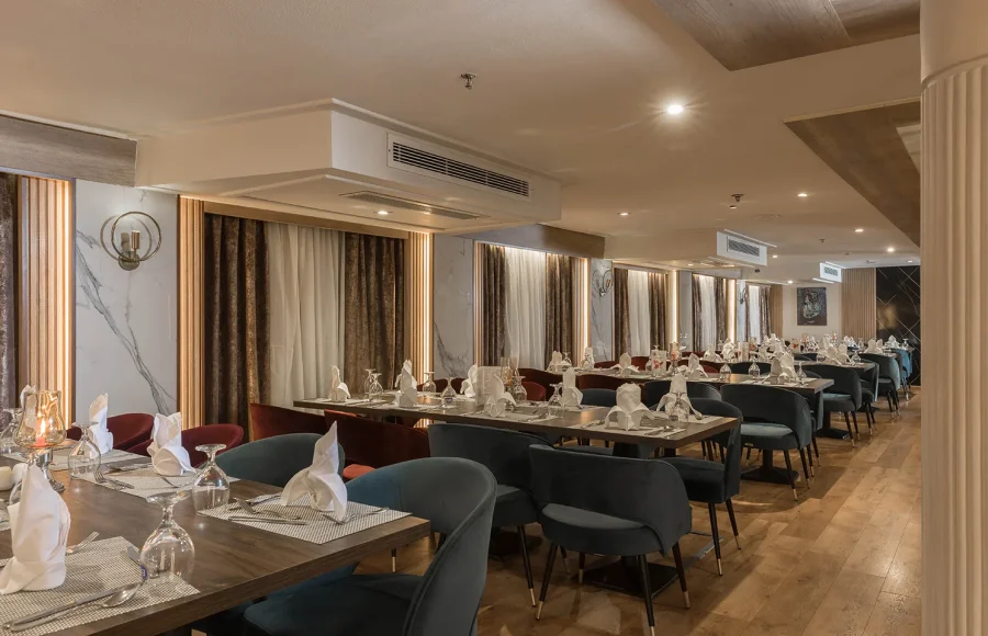 The dining room of a Nile Cruise ship, where all meals are included in your best Egypt all inclusive tour.