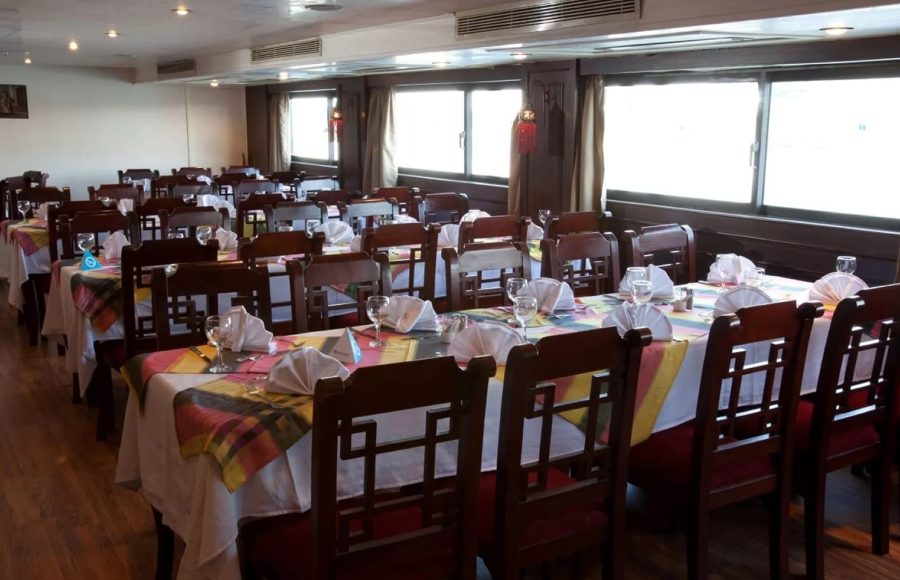 The restaurant of the MS Nile Saray.