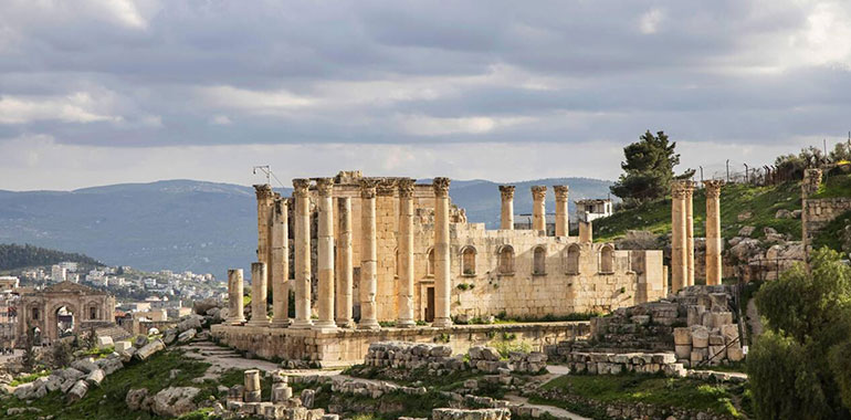 temple of zeus at the greco roman ruins of jerash in jordan