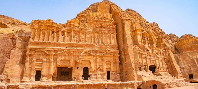 Day 14: Explore the Ancient City of Petra