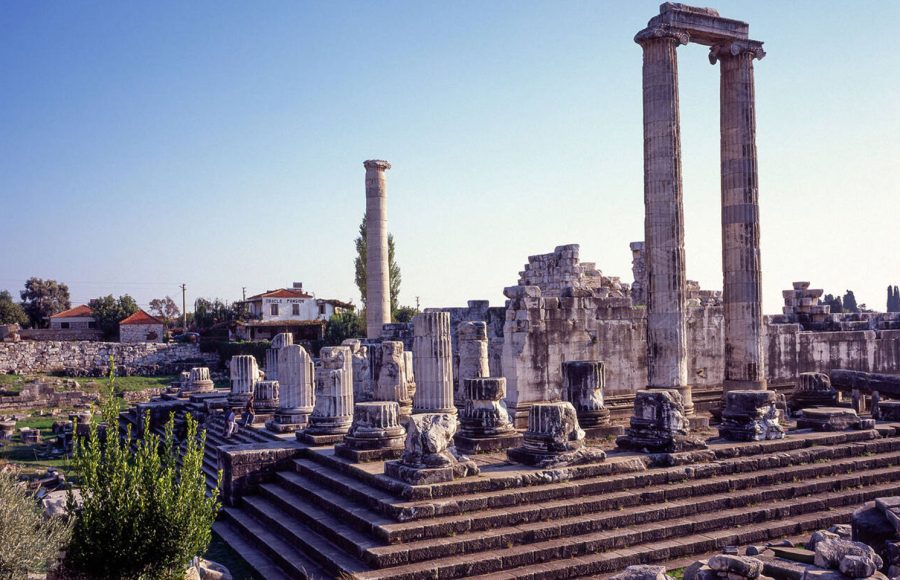 the-Temple-of-Apollo-at-ancient-Didyma-Turkey